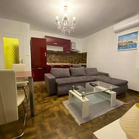 Apartman Nela Lejlighed Poreč Eksteriør billede